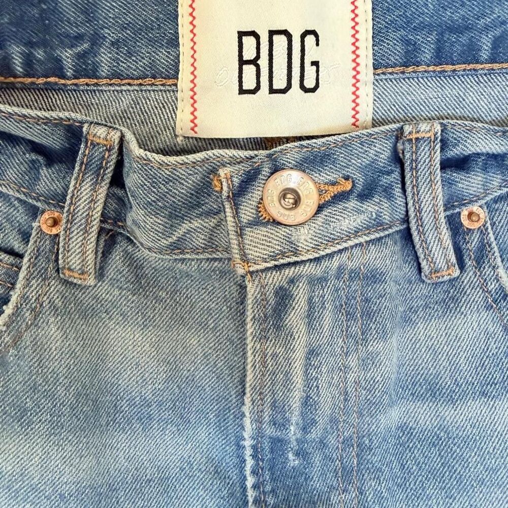 BDG Light Wash Distressed 'Skate Fit' Men's Jeans - Picture 3 of 8